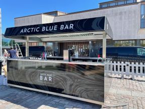 Arctic Blue Bar -mainosteippaus